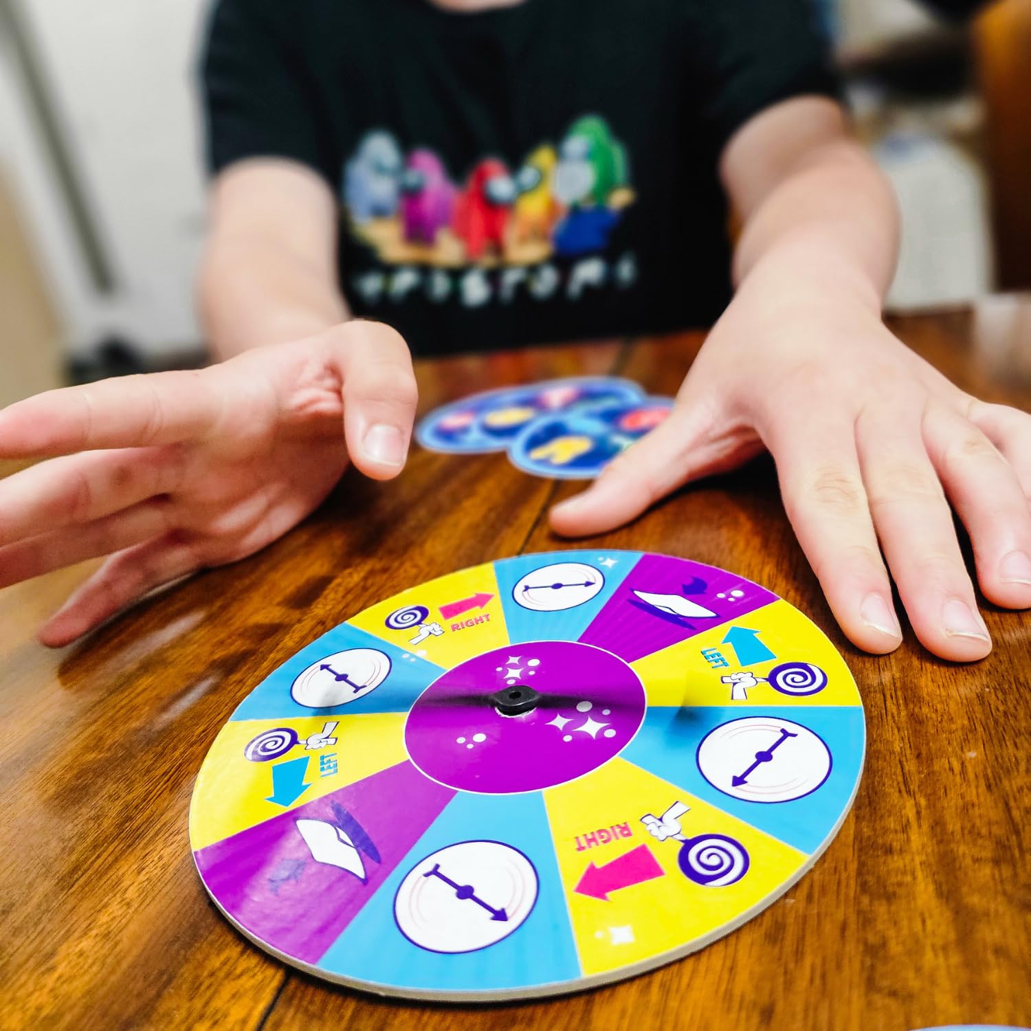 Blue Orange Tabletop Card Game, Electronic Color Flashing Lollipop, Kids Teens Family Adults Game Nights, Speed Matching Party Game, 2 to 6 Players, Ages 7+, Red Lolly Yellow Lolly Games - Image 4