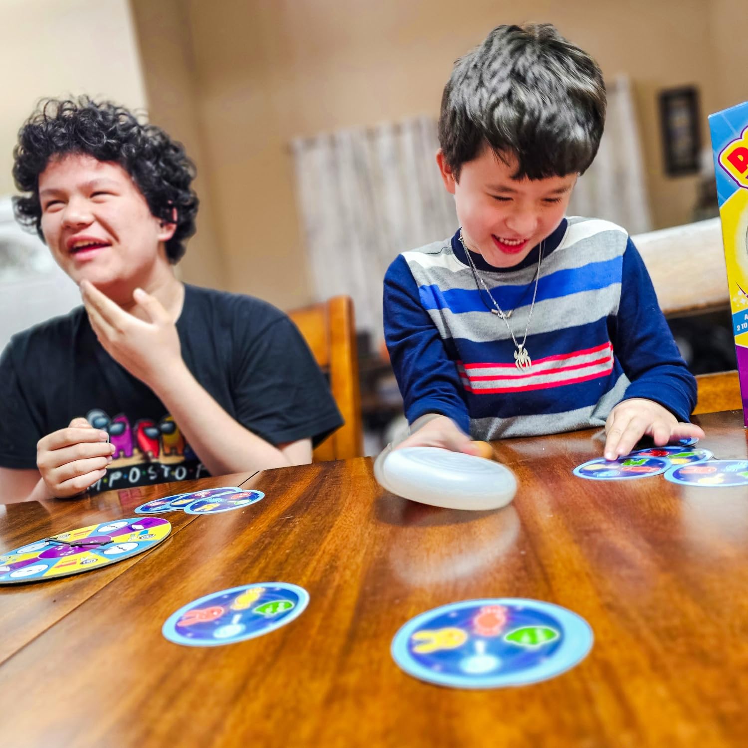 Blue Orange Tabletop Card Game, Electronic Color Flashing Lollipop, Kids Teens Family Adults Game Nights, Speed Matching Party Game, 2 to 6 Players, Ages 7+, Red Lolly Yellow Lolly Games - Image 5
